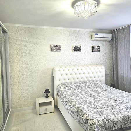Black And White Apartment Chisinau Eksteriør bilde