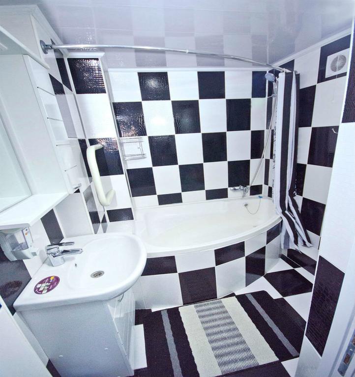 Black And White Apartment Chisinau Eksteriør bilde